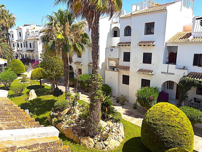 Image No.22-2 Bed Semi-Detached for sale