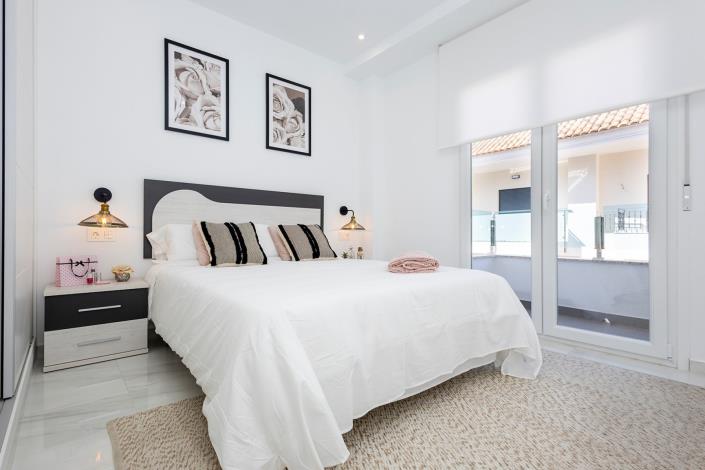 Image No.20-3 Bed Apartment for sale