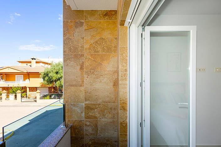 Image No.22-3 Bed Apartment for sale