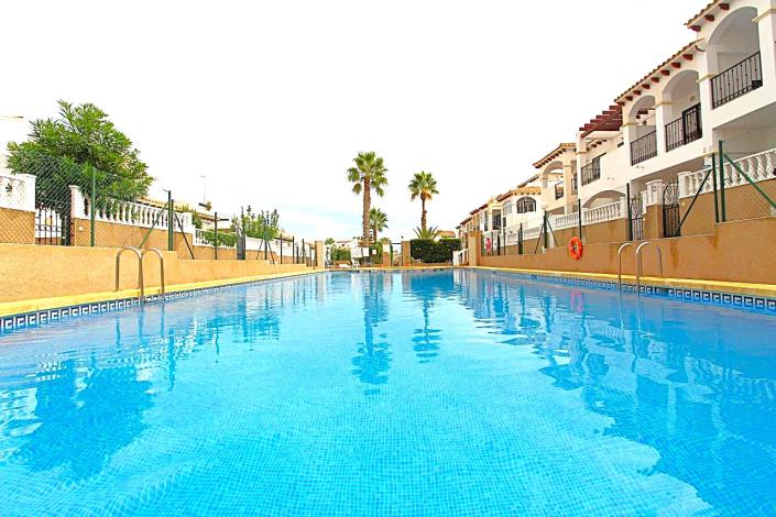 Image No.2-2 Bed Townhouse for sale