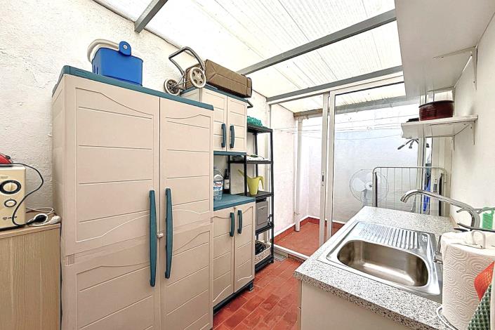 Image No.21-3 Bed Townhouse for sale