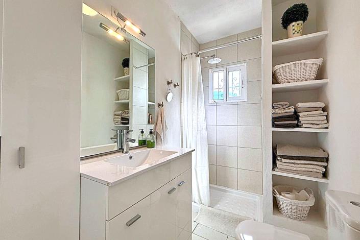 Image No.23-3 Bed Townhouse for sale