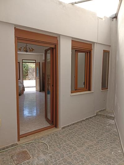 Image No.5-2 Bed House for sale