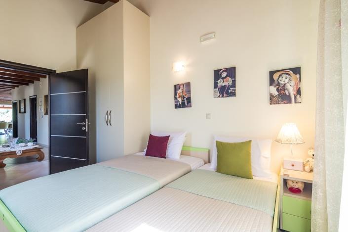 Image No.38-3 Bed Villa / Detached for sale