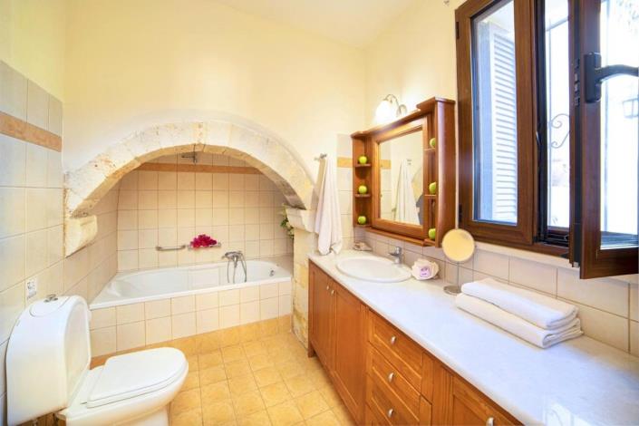 Image No.11-Maison de village de 4 chambres à vendre à Gavalohori