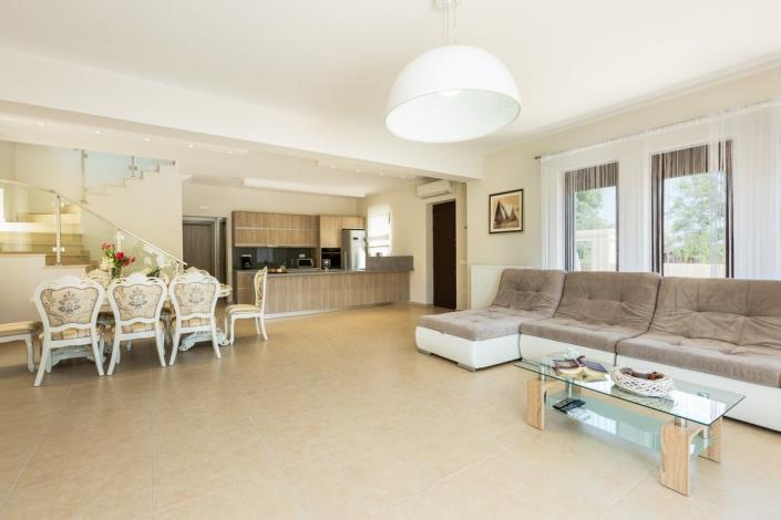 Image No.8-Villa / Détaché de 5 chambres à vendre à Almirida