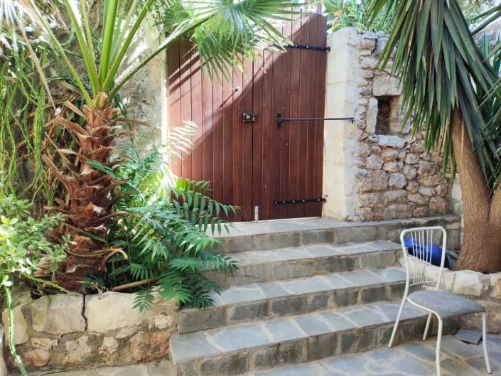 Image No.18-5 Bed House for sale