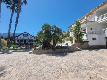 5c735ea05f1e23ff5aec3a1b207c3bdd780e9342571