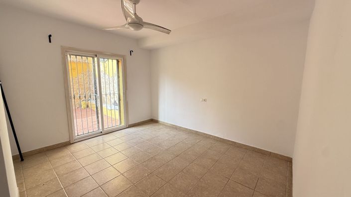 Image No.16-5 Bed Villa for sale