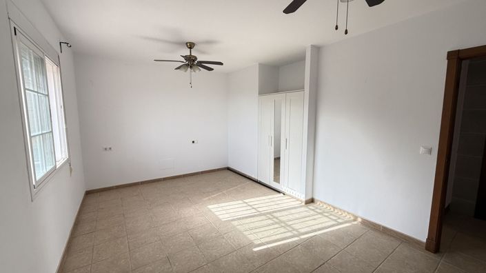 Image No.17-5 Bed Villa for sale