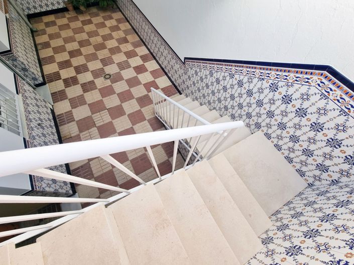 Image No.9-2 Bed Townhouse for sale