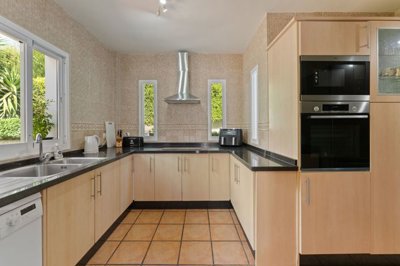 04211c3bb90b45306cf63a1c65332105780716a6809