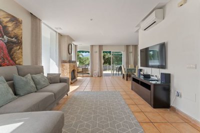 72cbbc472a82bad681713a1c65331d9a780de52df49