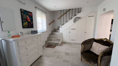 6cff1fee7a300a39bba83a1cf8f5246578046d03880