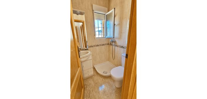 Image No.13-3 Bed Townhouse for sale