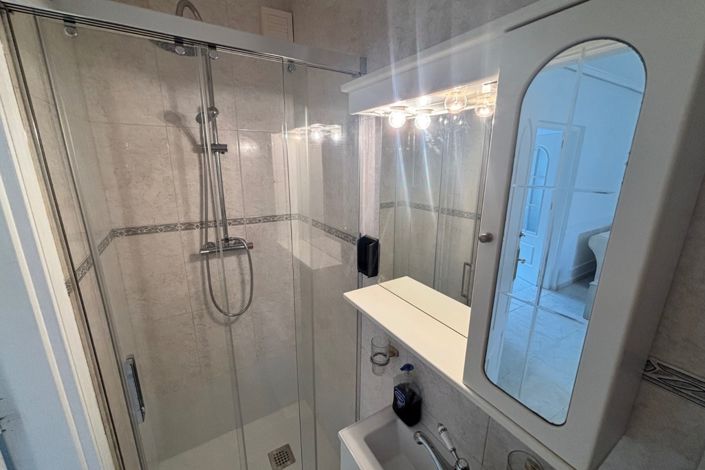 Image No.16-2 Bed Townhouse for sale