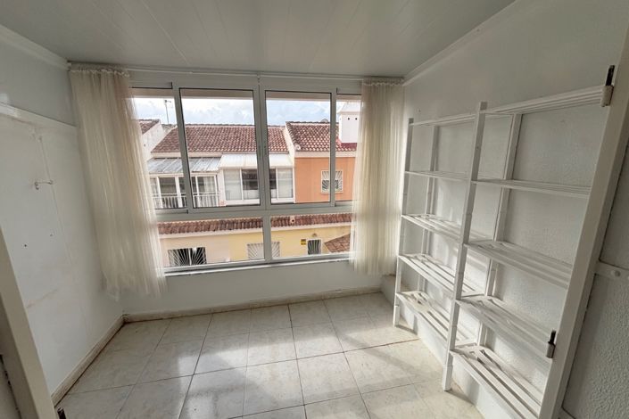 Image No.26-2 Bed Townhouse for sale