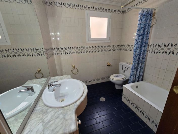 Image No.19-4 Bed Apartment for sale