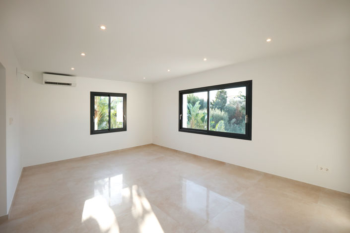 Image No.13-4 Bed Villa for sale