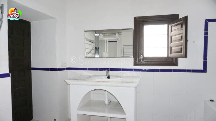 Image No.29-Propriété de pays de 6 chambres à vendre à Iznájar