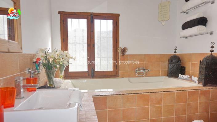 Image No.21-Propriété de pays de 7 chambres à vendre à Iznájar