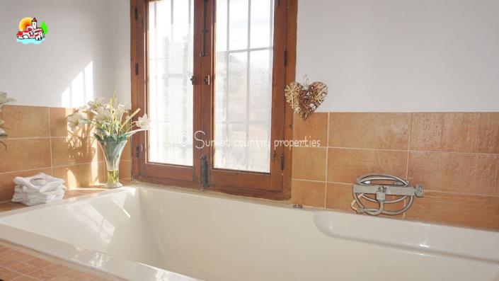 Image No.22-Propriété de pays de 7 chambres à vendre à Iznájar