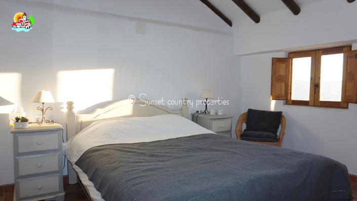 Image No.24-Propriété de pays de 4 chambres à vendre à Iznájar