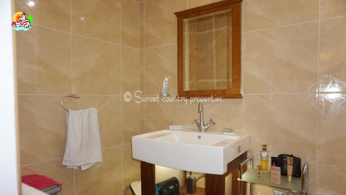 Image No.14-Maison de campagne de 4 chambres à vendre à Iznájar