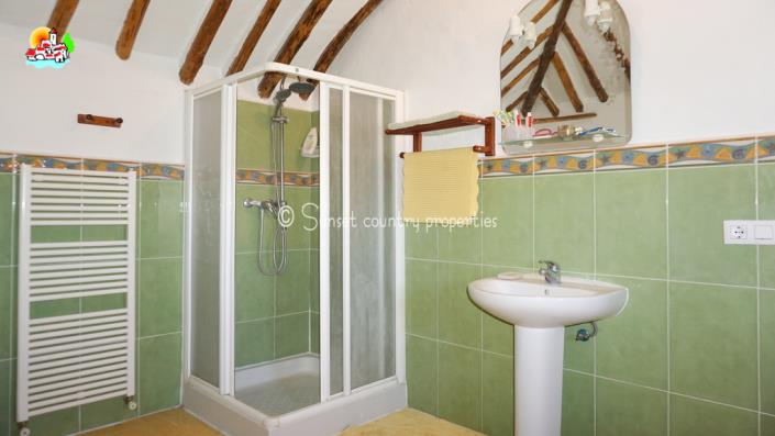 Image No.25-Maison de campagne de 4 chambres à vendre à Iznájar