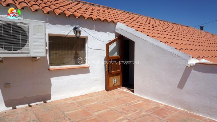 Image No.28-Maison de campagne de 4 chambres à vendre à Iznájar