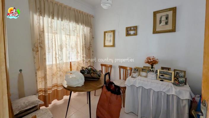 Image No.5-4 Bed Townhouse for sale