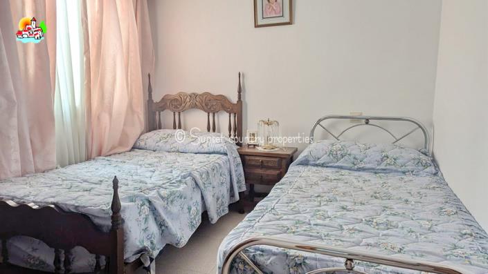 Image No.13-4 Bed Townhouse for sale