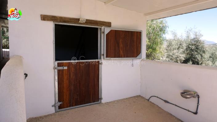 Image No.41-Propriété de pays de 4 chambres à vendre à Iznájar