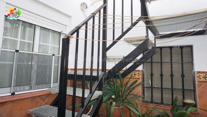 Image No.29-3 Bed Townhouse for sale