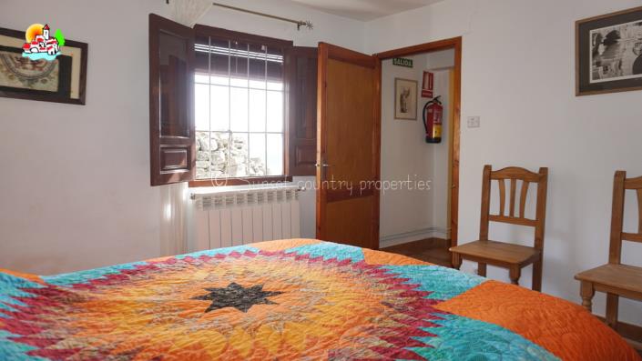 Image No.20-Propriété de pays de 4 chambres à vendre à Iznájar