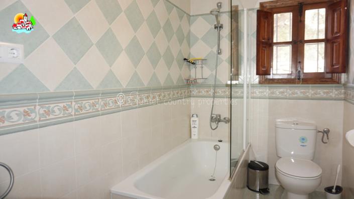 Image No.23-Propriété de pays de 4 chambres à vendre à Iznájar