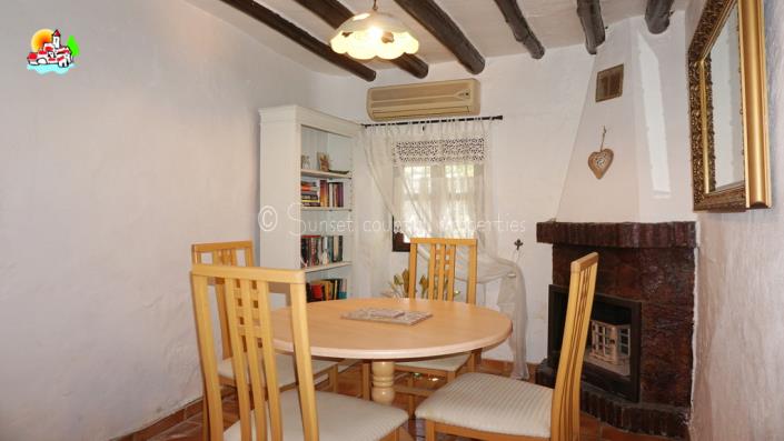 Image No.10-3 Bed Townhouse for sale