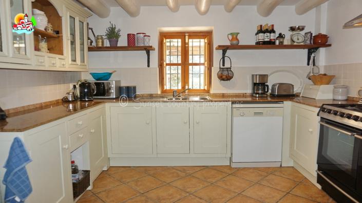 Image No.12-Propriété de pays de 4 chambres à vendre à Algarinejo