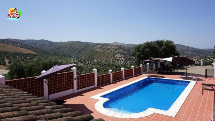 Image No.2-Propriété de pays de 4 chambres à vendre à Iznájar