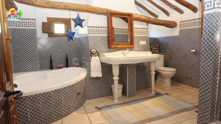 Image No.26-Propriété de pays de 4 chambres à vendre à Iznájar