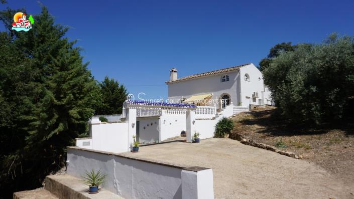 Image No.5-Maison de campagne de 5 chambres à vendre à Iznájar