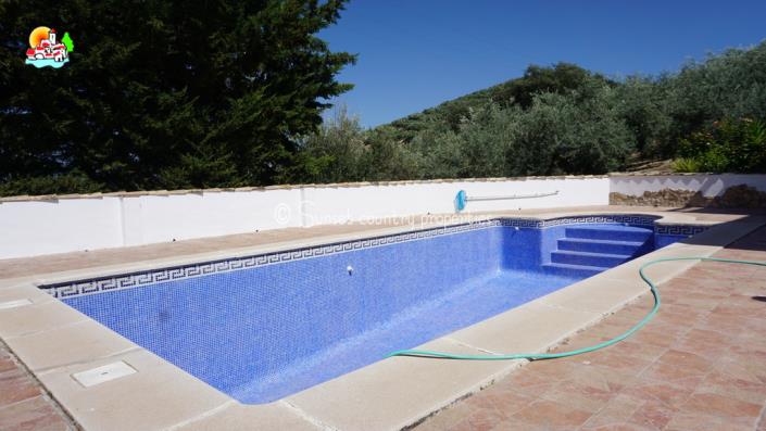 Image No.18-Maison de campagne de 5 chambres à vendre à Iznájar