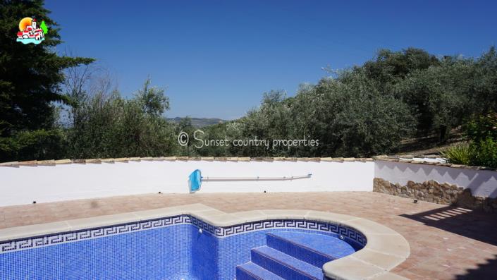 Image No.19-Maison de campagne de 5 chambres à vendre à Iznájar