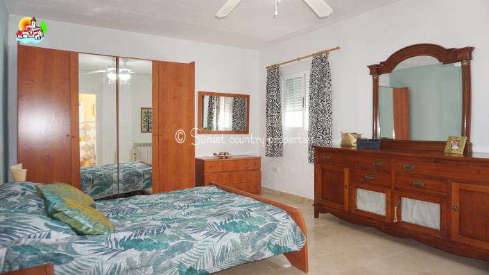 Image No.36-Maison de campagne de 5 chambres à vendre à Iznájar