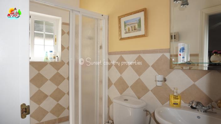 Image No.38-Maison de campagne de 5 chambres à vendre à Iznájar