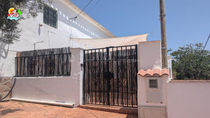 Image No.5-Maison de campagne de 5 chambres à vendre à Iznájar