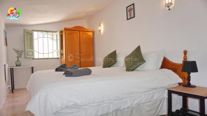 Image No.23-Maison de campagne de 5 chambres à vendre à Iznájar