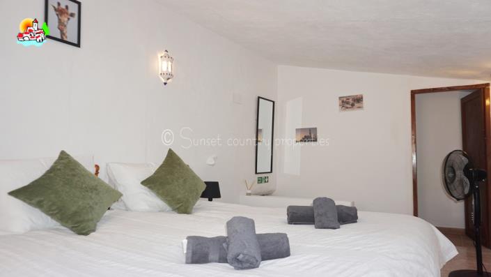 Image No.24-Maison de campagne de 5 chambres à vendre à Iznájar