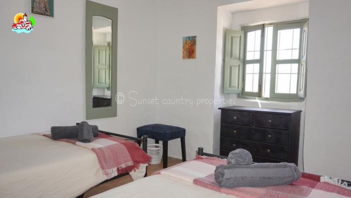 Image No.32-Maison de campagne de 5 chambres à vendre à Iznájar