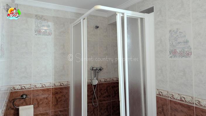 Image No.14-2 Bed Townhouse for sale